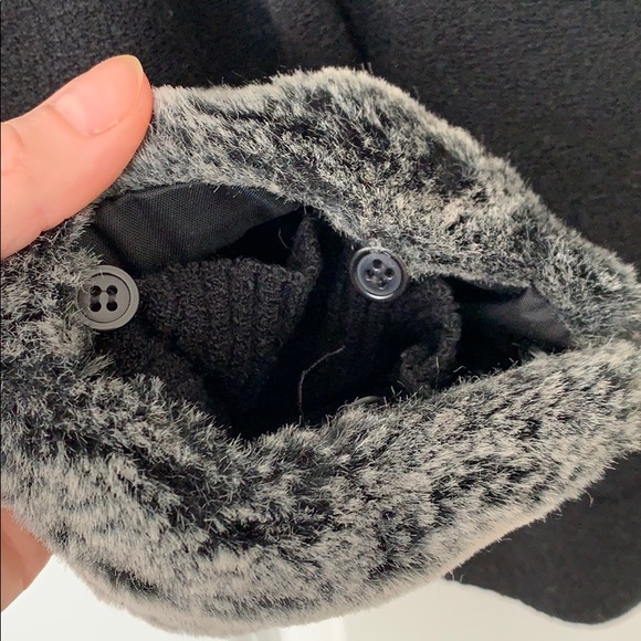 Y2K Bebe sweater w/ faux fur detachable cuffs - Picture 5 of 9